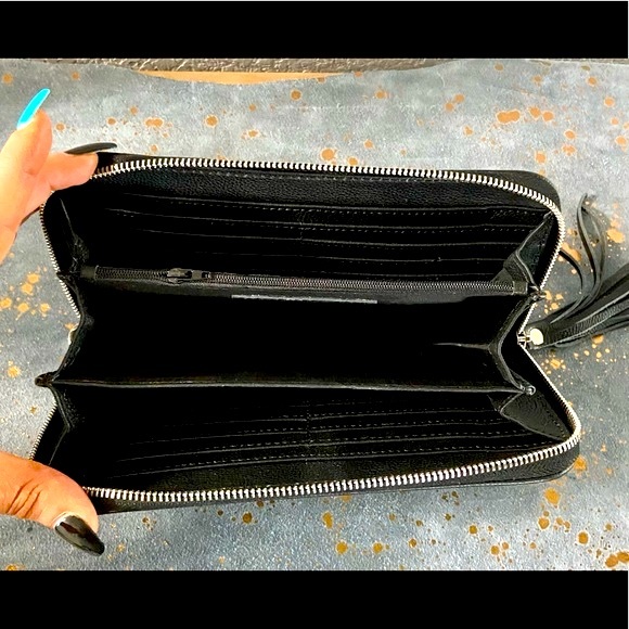 NWOT Genuine Cowhide Leather Black & White Zip Wallet/Wristlet - Picture 12 of 15